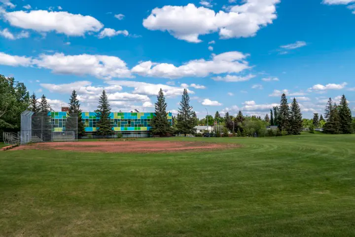 South Calgary streetscape